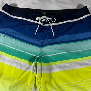 Quicksilver mens multocolor horizontal stripe board shorts swimwear - size 40